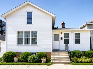 318 59th Pl, Kenosha, WI 53140
