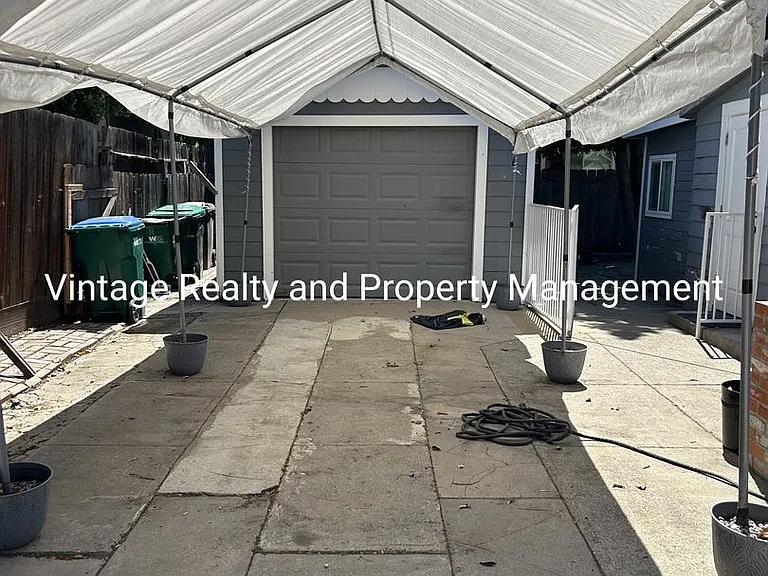 308 Louie Ave — Photo 17