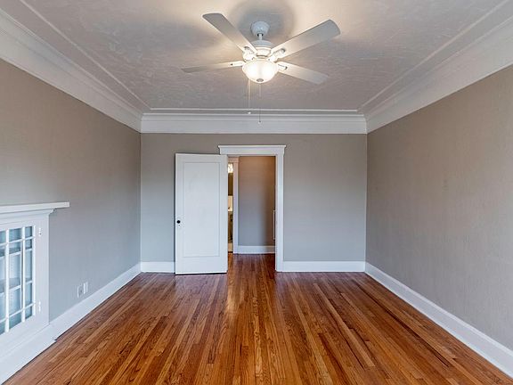 5th image of 115 N 33rd St APT 10