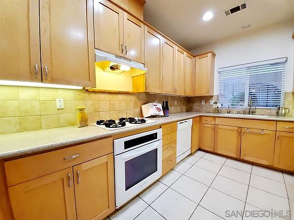 5th image of 6422 Eleanor Dr