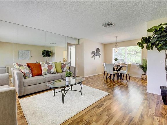5th image of 2298 Malcolm Dr
