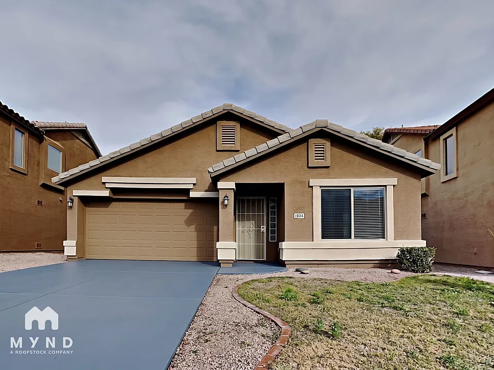 1034 E Saddle Way