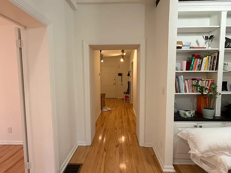 19 Allen St — Photo 17