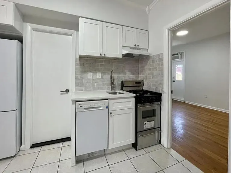 1010 Pine St #2FF — Photo 12