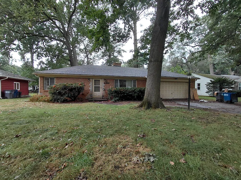 4819 Oakridge Dr