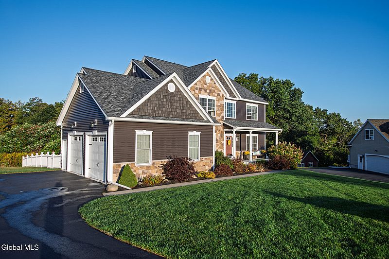 2nd image of 17 Meadowbrook Court