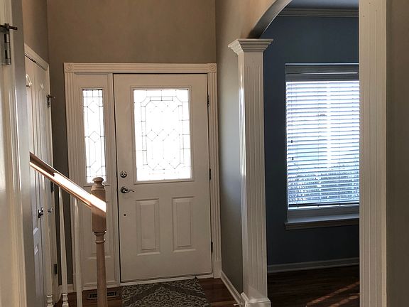 High ceilings entryway 