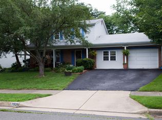 7920 Saint Dennis Dr, Springfield, VA 22153