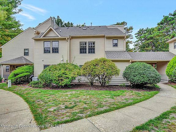 2nd image of 302 Owls Nest Ct