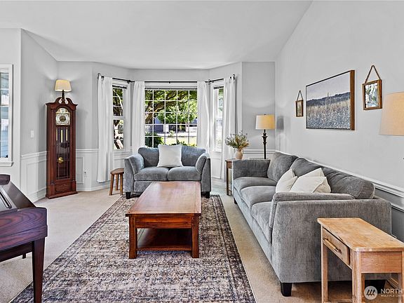 4th image of 4418 70th Avenue NE