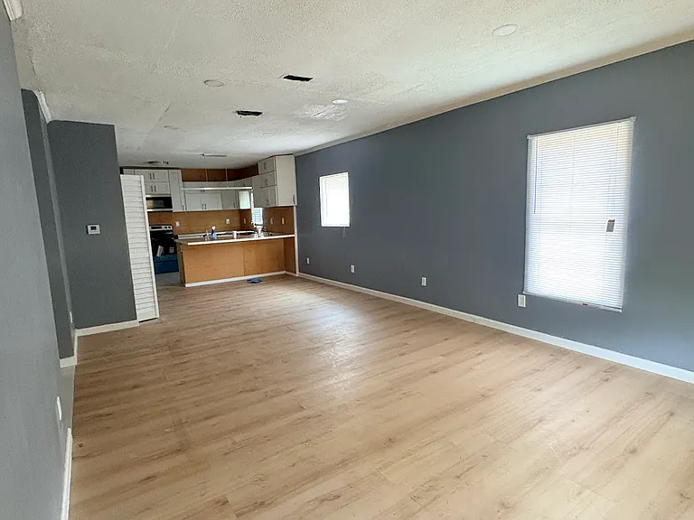 1305 Prosch Ave — Photo 3