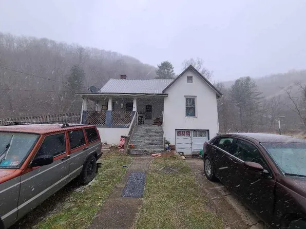 161 Apostolic Dr, Bandy, VA 24602