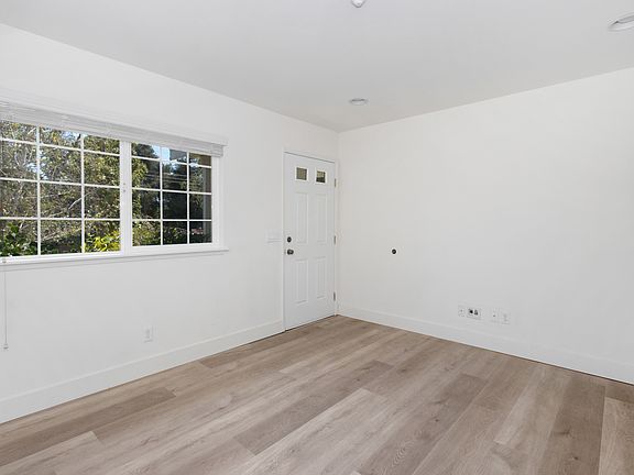 4th image of 143 Esperanza Ave