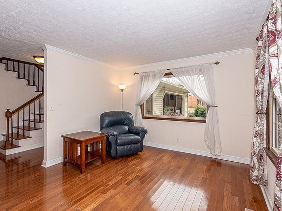 5th image of 2231 Chesterfield Dr