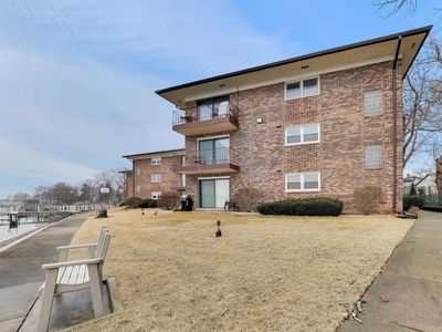 22 N Pistakee Lake Rd APT 3E, Fox Lake, IL, 60020