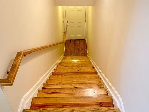 5th image of 537 S Tonti St
