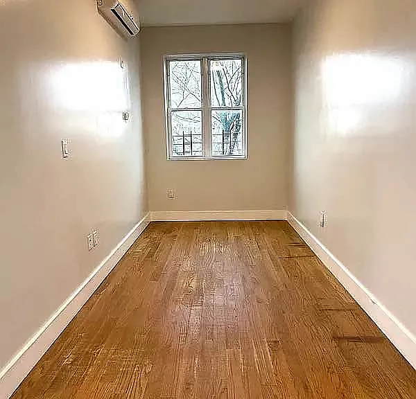 400 Bedford Ave #3 — Photo 2