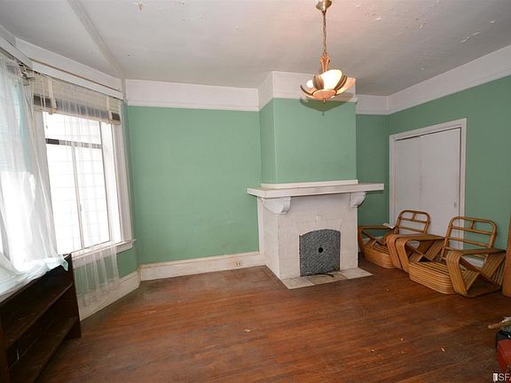 2nd image of 576 27th Ave