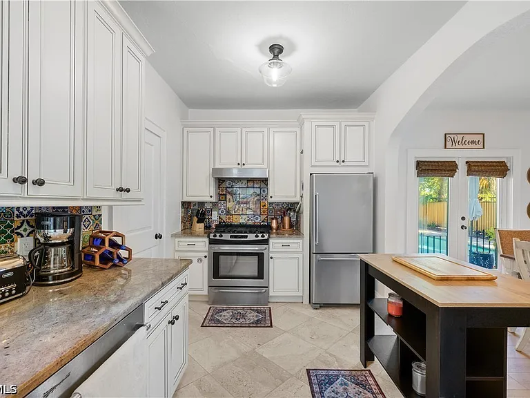 2408 Euclid Ave — Photo 10