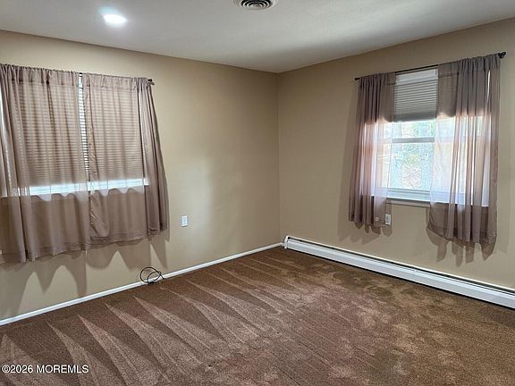 4th image of 176 Charlotteville Drive S