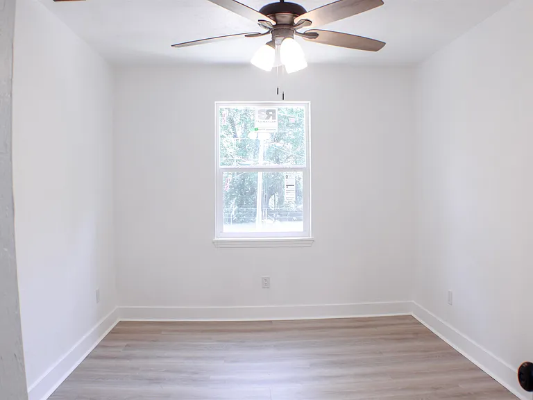4176 Brewster Rd #B — Photo 14