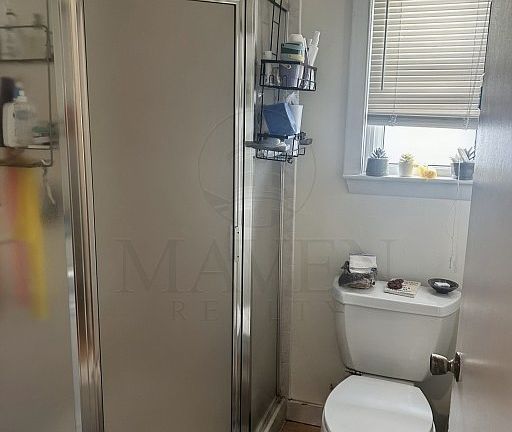 5th image of 197 Middlesex Ave APT 1
