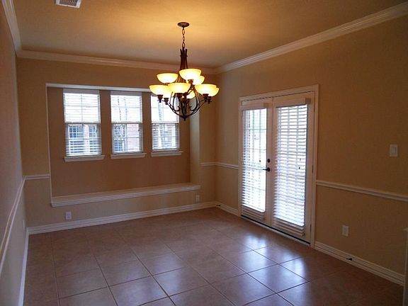 3rd image of 14 Golden Orchard Pl