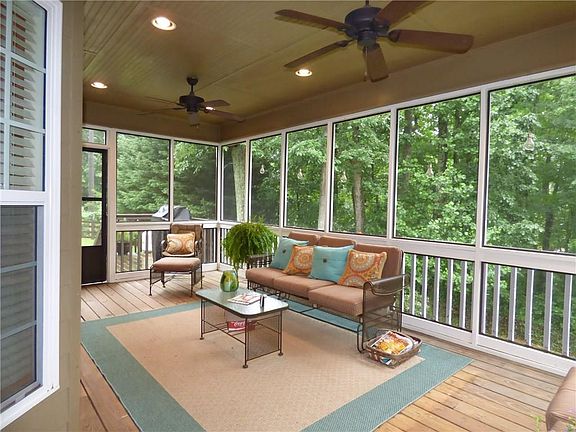 5th image of 819 Harmony Dr