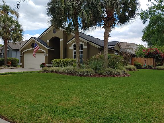 2nd image of 930 N Lake Claire Cir