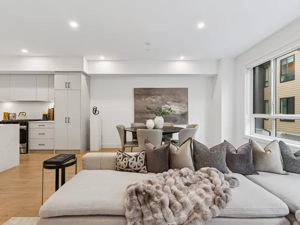 19667 55a Ave #3, Langley, BC V3A 3X1