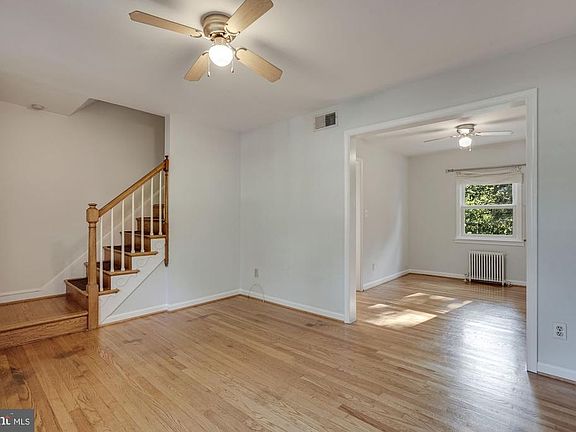3rd image of 1055 N Nelson St