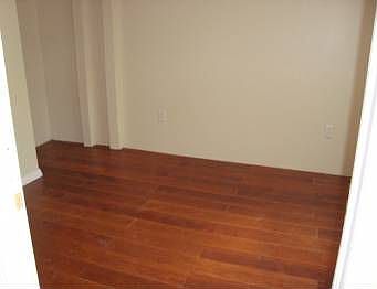 1st image of 823 Twigg St