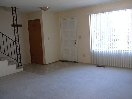 5th image of 1323 N Ashland Ave