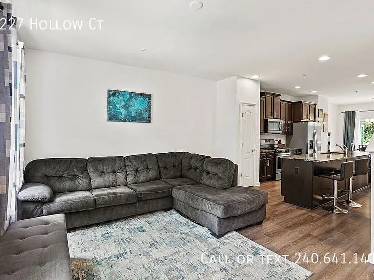 8227 Hollow Ct — Photo 8