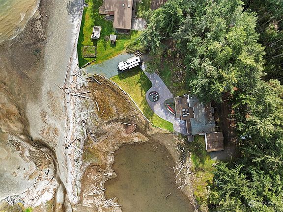 3rd image of 2060 Madrona Way