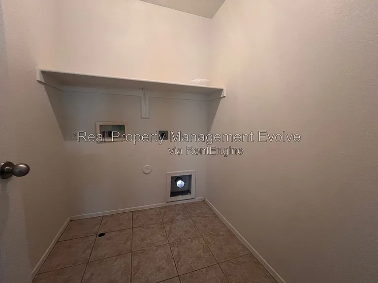 9503 N 82nd Ln — Photo 19