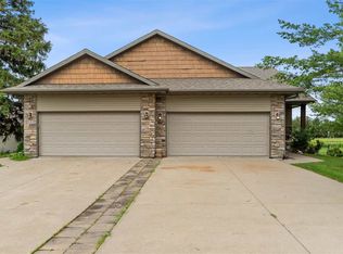 1150 Winchester Ln, North Liberty, IA 52317