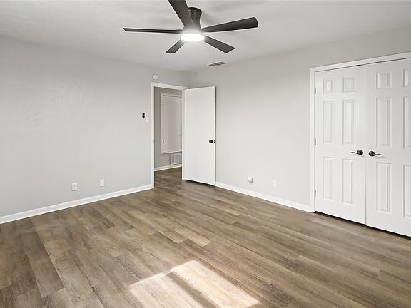 4th image of 363 N Grafton St