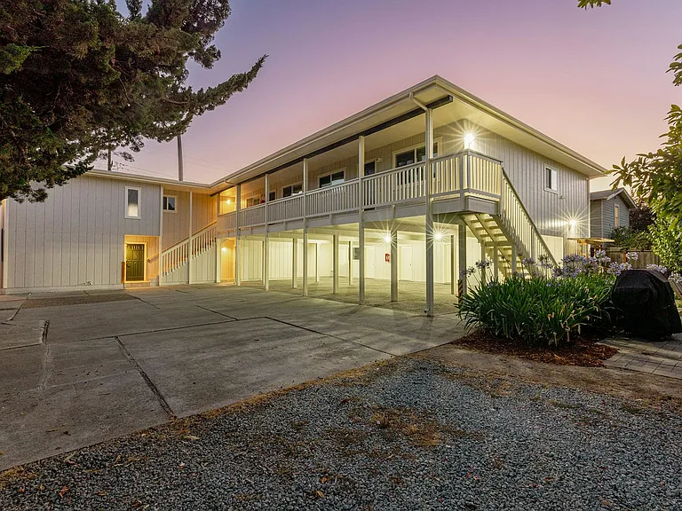 Seabright: a quiet residential neighborhood