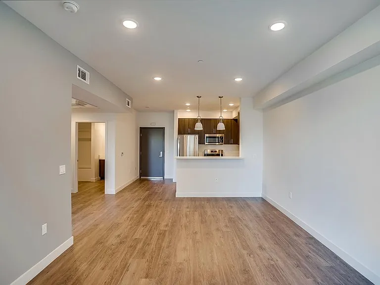 6015 Woodman Ave #206 — Photo 10