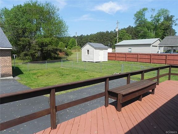 5th image of 7415 Lexington Dr