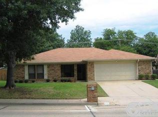 217 NE Alsbury Blvd, Burleson, TX 76028