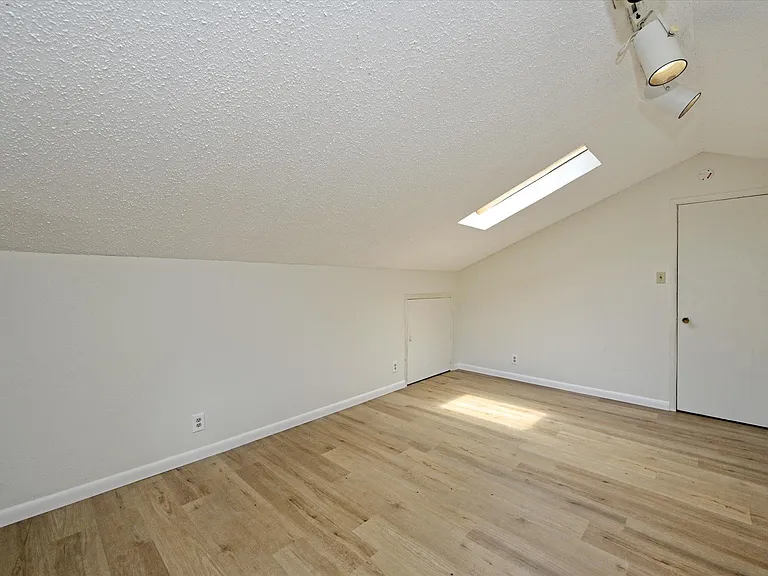6509 Skycrest Dr — Photo 14