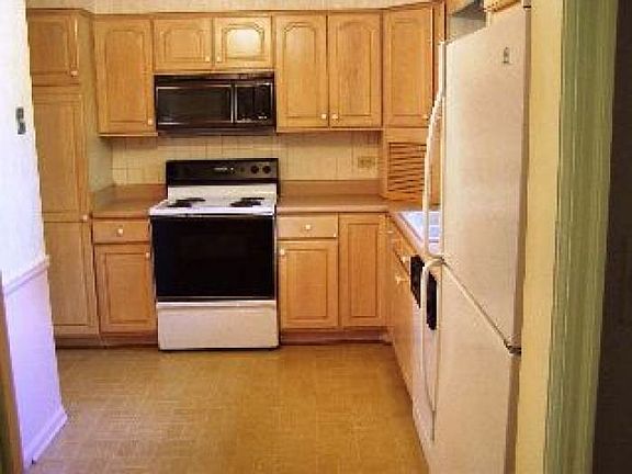4th image of 2431 Mimosa Dr