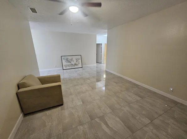 2401 SW 82nd Ter, Miramar, FL 33025