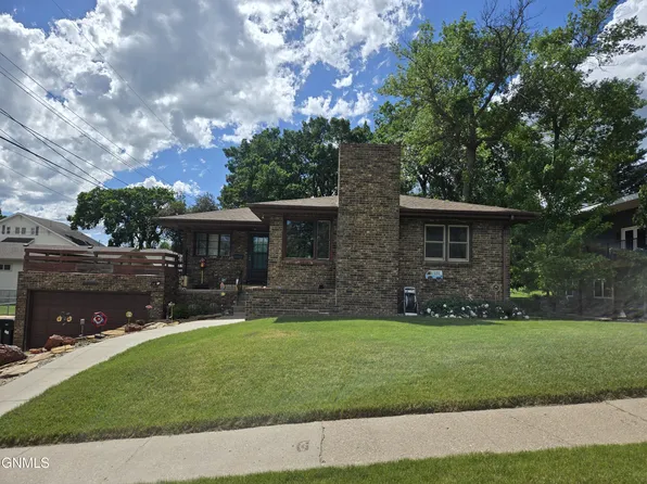 1010 N Hannifin St, Bismarck, ND 58501