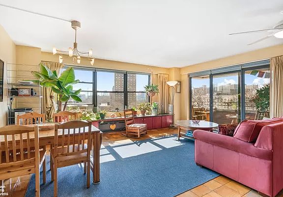 2nd image of 268 E Broadway APT A606
