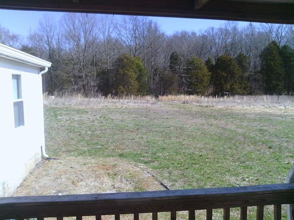 5th image of 120 Thompson Ln