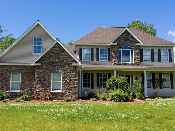 2nd image of 4 Leah Ct