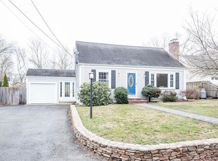 7 Mohawk Dr, Riverside, RI 02915